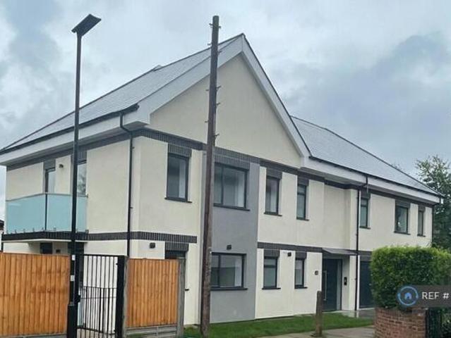 House for rent in Brentford End, Greater London