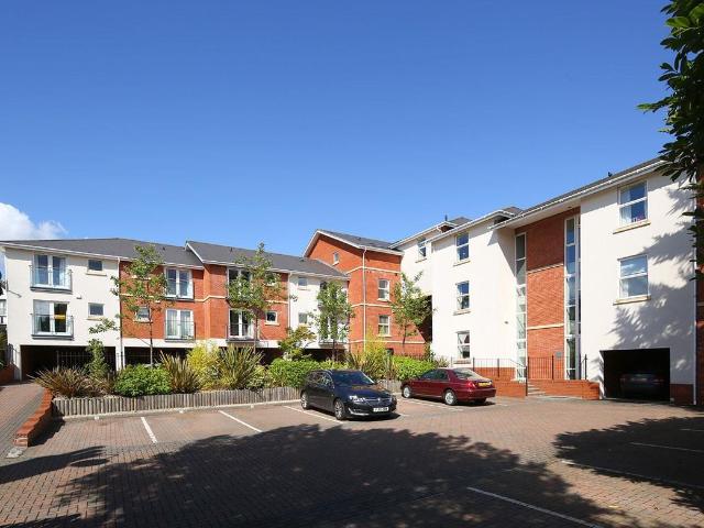 Apartment for rent in Falcon Lodge, Wales
