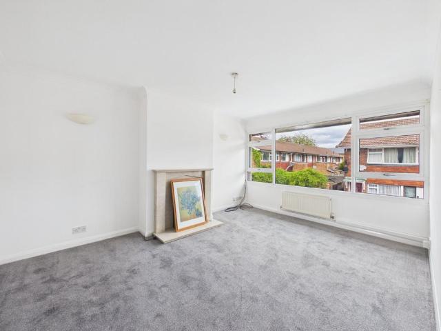 Apartment for rent in Lower Halliford, Surrey