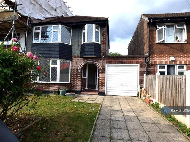 House for rent in London Borough of Ealing, Greater London