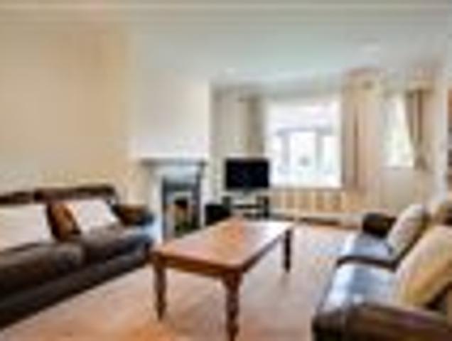 House to rent in Blackrock
