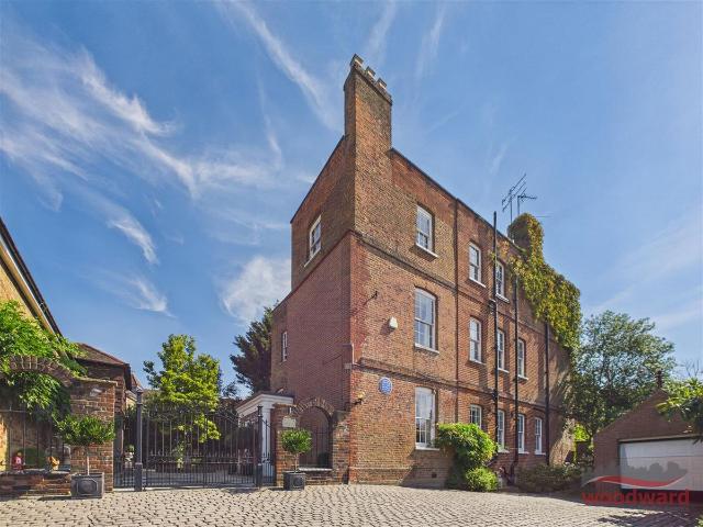 Apartment for rent in Harrow On The Hill, Greater London