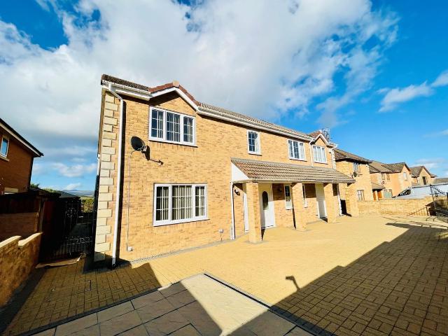 Apartment for rent in Clwydyfagwyr, Cyfarthfa