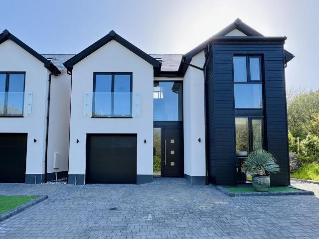 House for rent in Gorslas, Wales