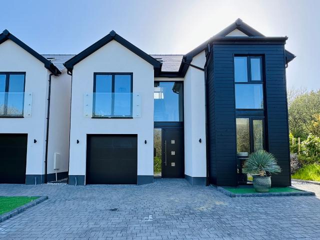 Apartment for rent in Gorslas, Wales