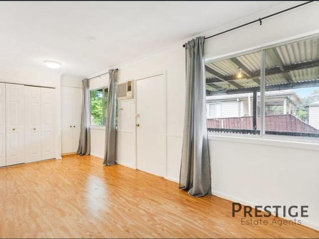 House for rent in Smithfield, Sydney
