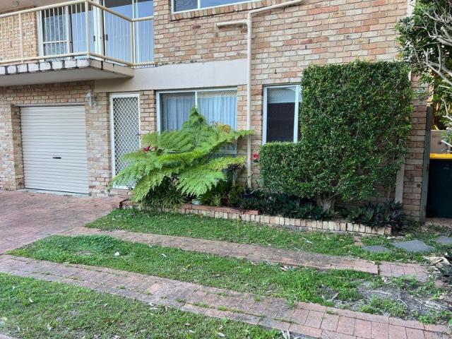 Townhouse for rent in Pottsville, New South Wales