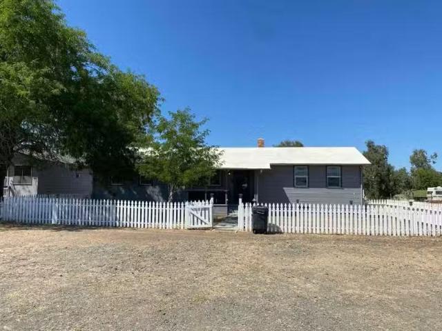 House for rent in Clearlake