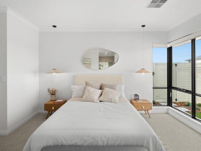 Cottage for sale in Mandogalup, Western Australia