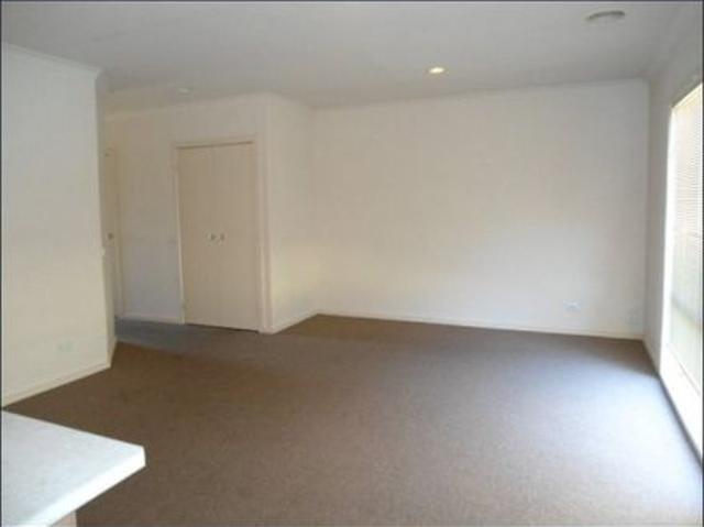 Townhouse for rent in Camerons Creek, Victoria