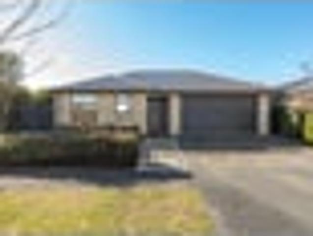 House for sale in Chaslands, Canterbury