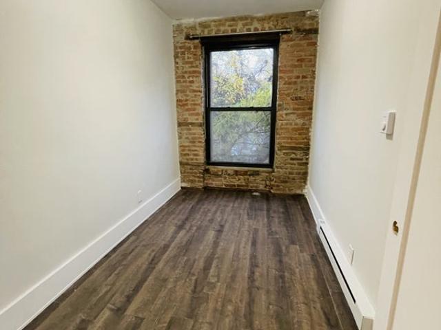 Room for rent in Arverne, New York