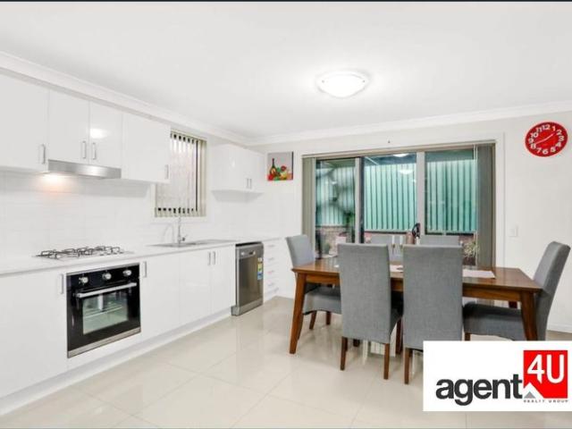 Townhouse for rent in Sydney, New South Wales