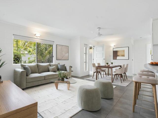 Apartment for rent in Holloways Beach, Cairns