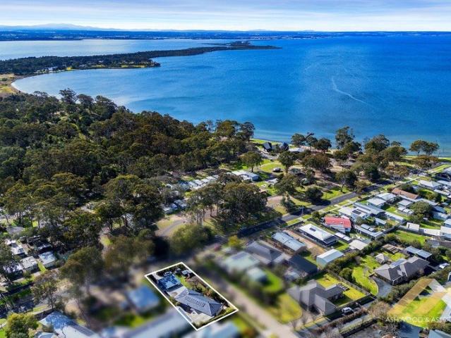 House for sale in Eagle Point, Victoria
