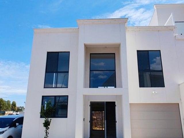 Townhouse for sale in Sydney, New South Wales