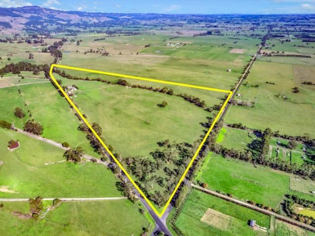 Cottage for sale in Cloverlea, Victoria