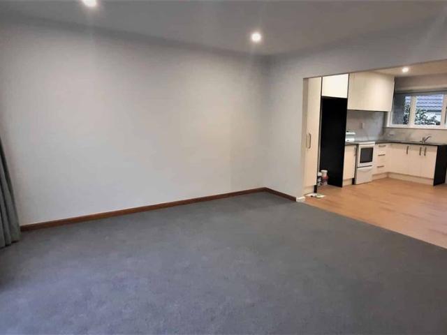 Apartment for rent in Chaslands, Canterbury