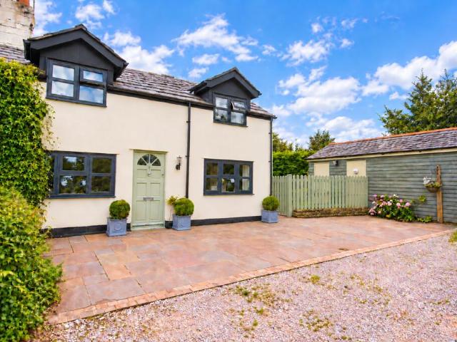 House for rent in Clotton