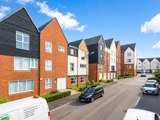 House for rent in Longlands, Greater London