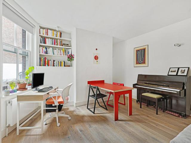 House for rent in Barnsbury, Greater London