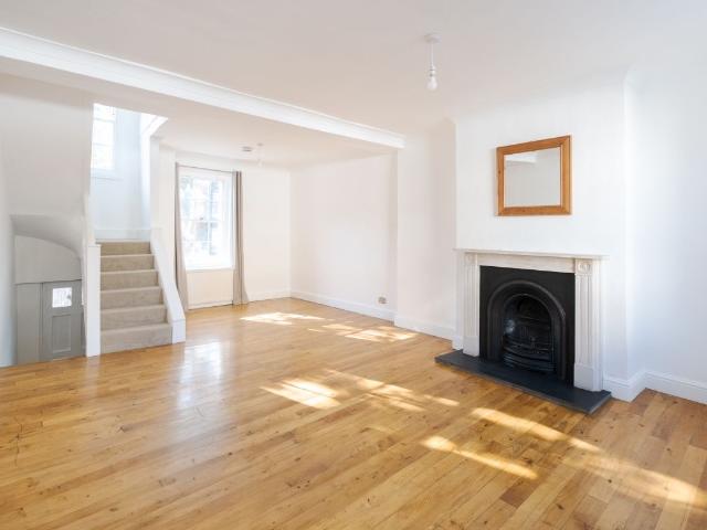 House for rent in Angel, Greater London