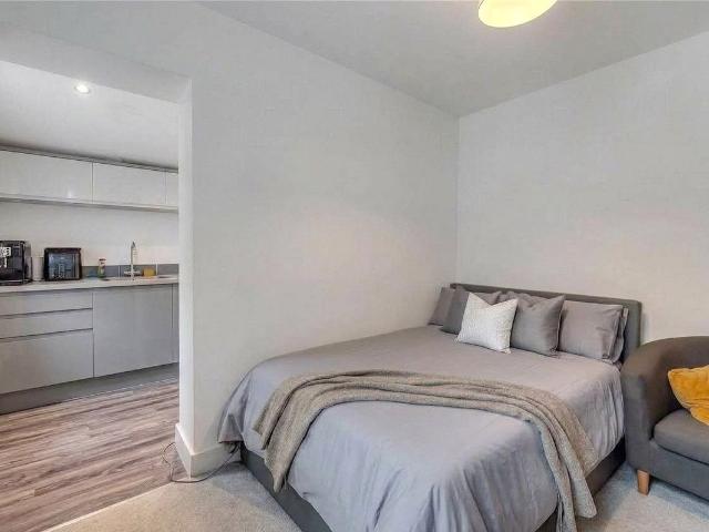 Room for rent in Feckenham, City Of Bristol