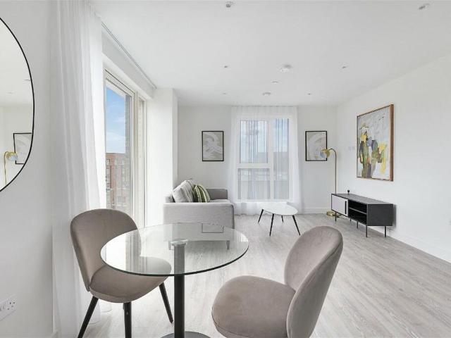 Apartment for rent in London Borough of Hounslow, Heston