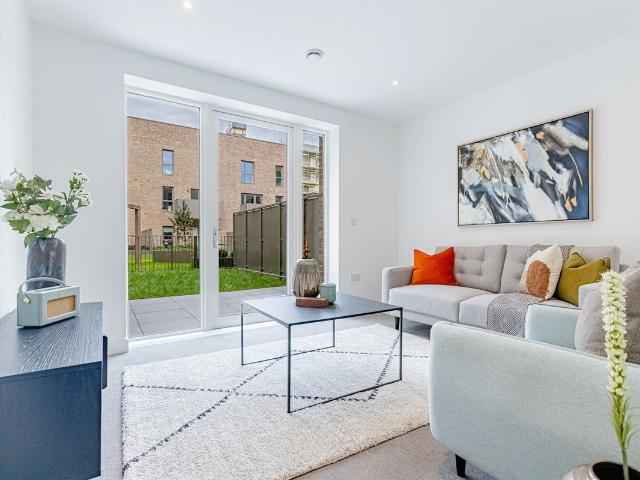 Apartment for rent in London Borough of Hounslow, Heston