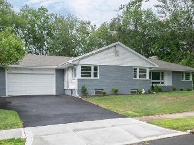 House for sale in Hamden