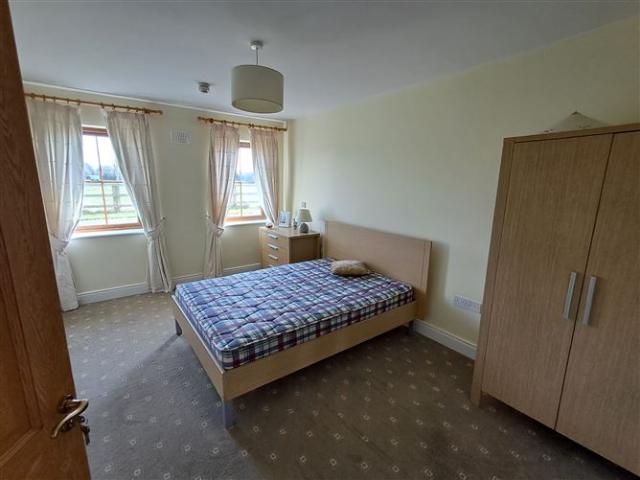 Detached House to rent in Shinrone, Birr