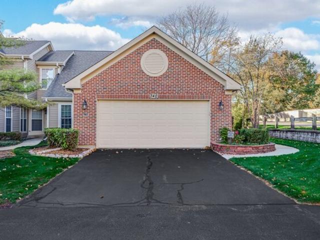 House for sale in Elk Grove Village, Illinois