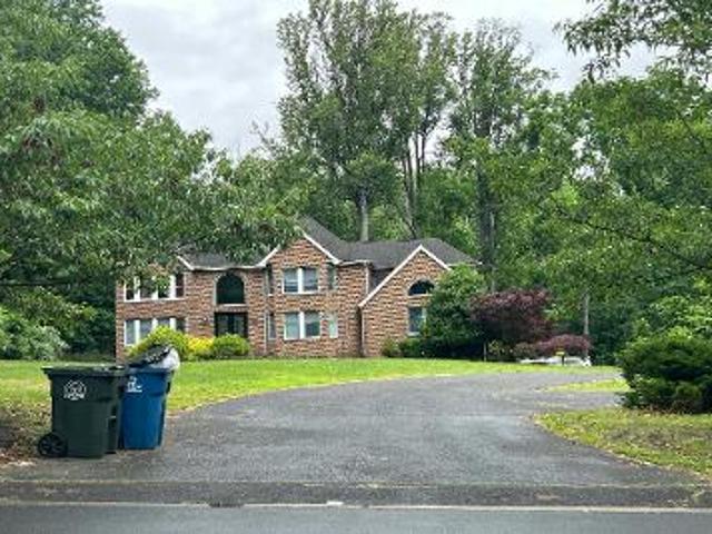 House for sale in Colts Neck