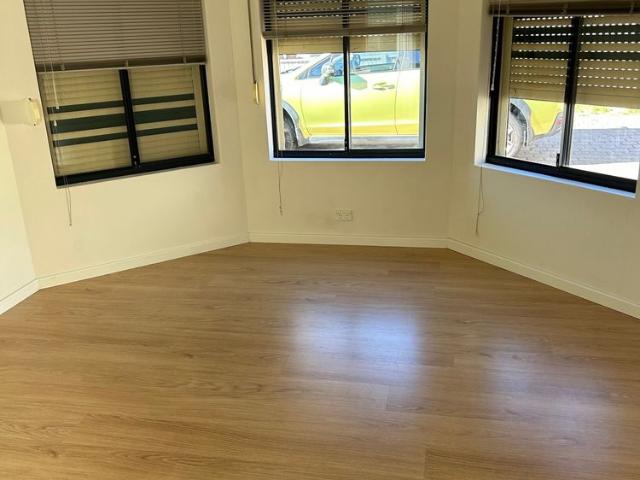 Room for rent in Cloverdale, Western Australia