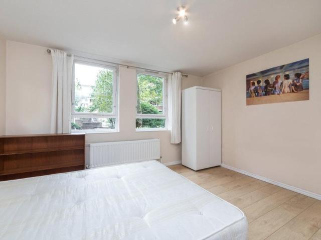 House for rent in Tower Liberty, Wapping