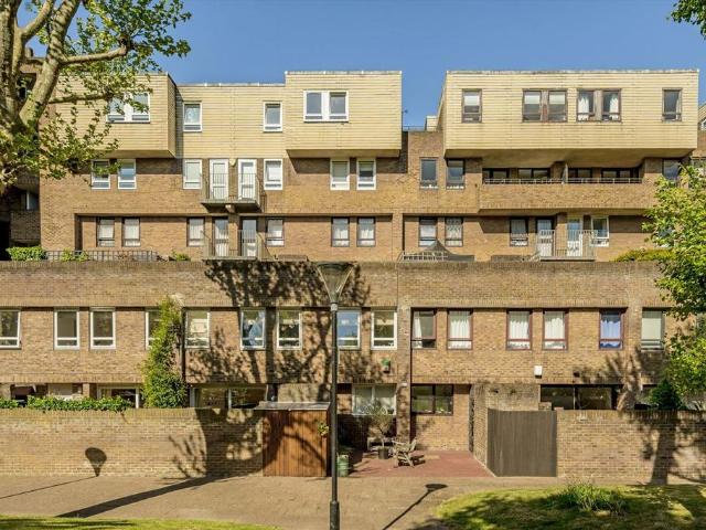 House for rent in Tower Liberty, Wapping