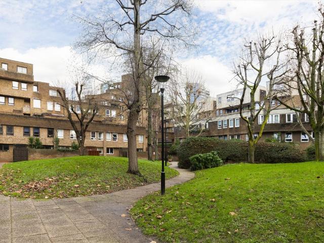 Apartment for rent in Tower Liberty, Wapping