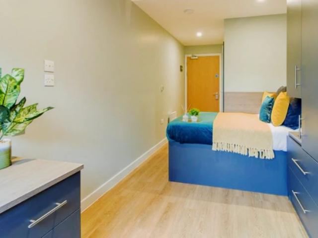Studio for rent in Leylands, West Yorkshire