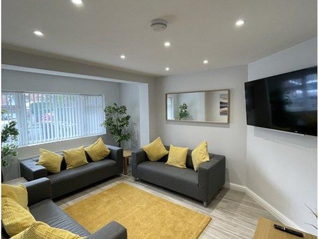 Room for rent in Roby Mill, Lancashire