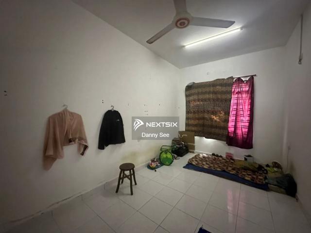 Warehouse for sale in Johor