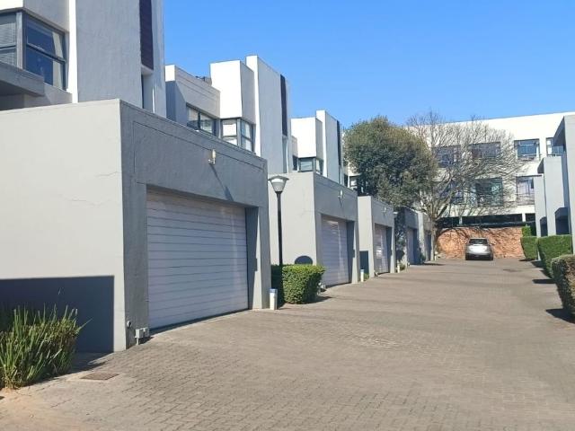 House for rent in Waterkloof, Gauteng