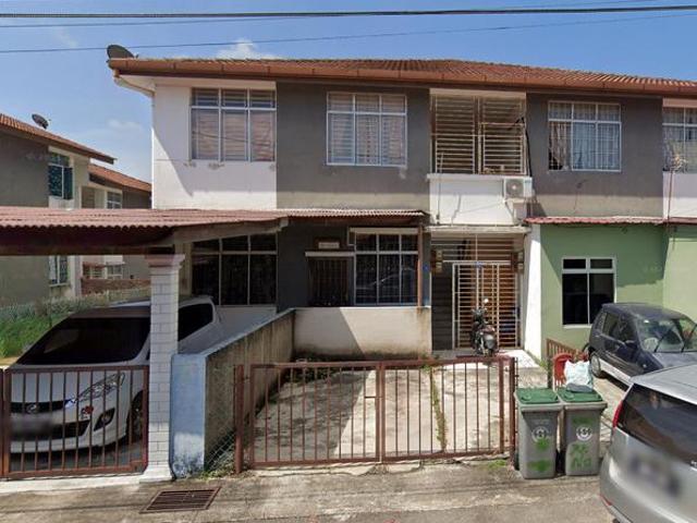 House for sale in Malaka