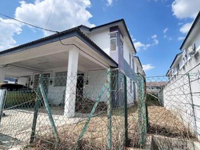 Townhouse for sale in Malaka