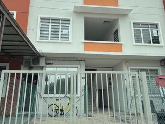 House for sale in Malaka