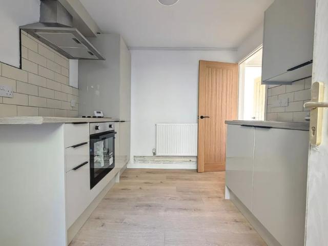 Apartment for rent in Cwm Clydach, Clydach Vale