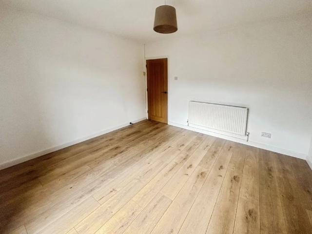 Apartment for rent in Cwm Clydach, Clydach Vale