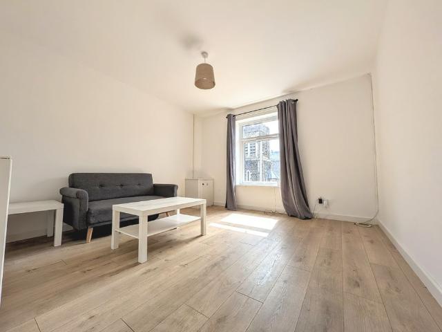 Apartment for rent in Cwm Clydach, Clydach Vale