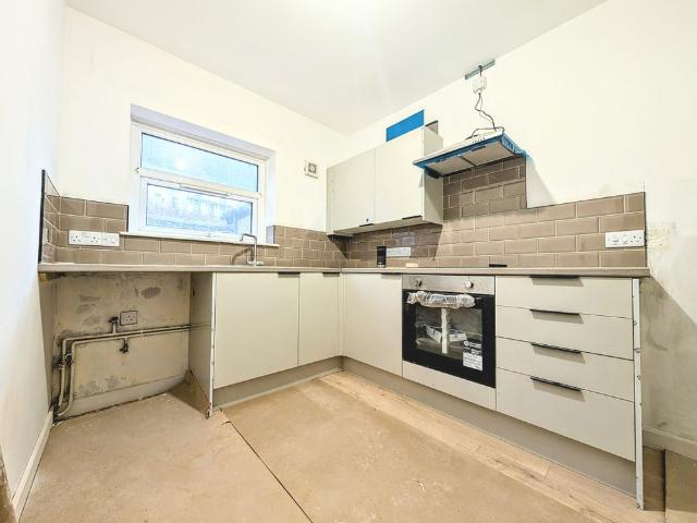 Apartment for rent in Cwm Clydach, Clydach Vale