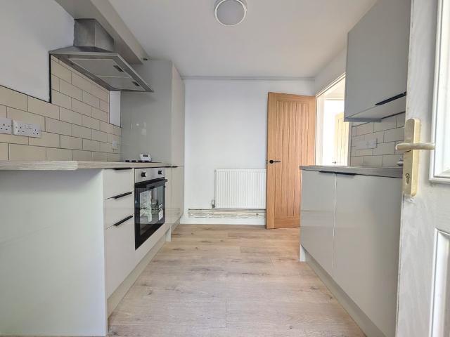 Apartment for rent in Cwm Clydach, Clydach Vale