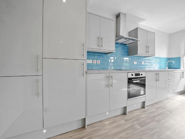 Apartment for rent in London Borough of Croydon, Addiscombe